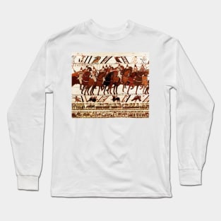 THE BAYEUX TAPESTRY ,NORMAN ARMY IN BATTLE OF HASTINGS ,KNIGHTS HORSEBACK Long Sleeve T-Shirt